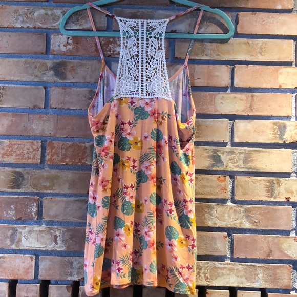 NWOT Hawaiian tank - Picture 3 of 4